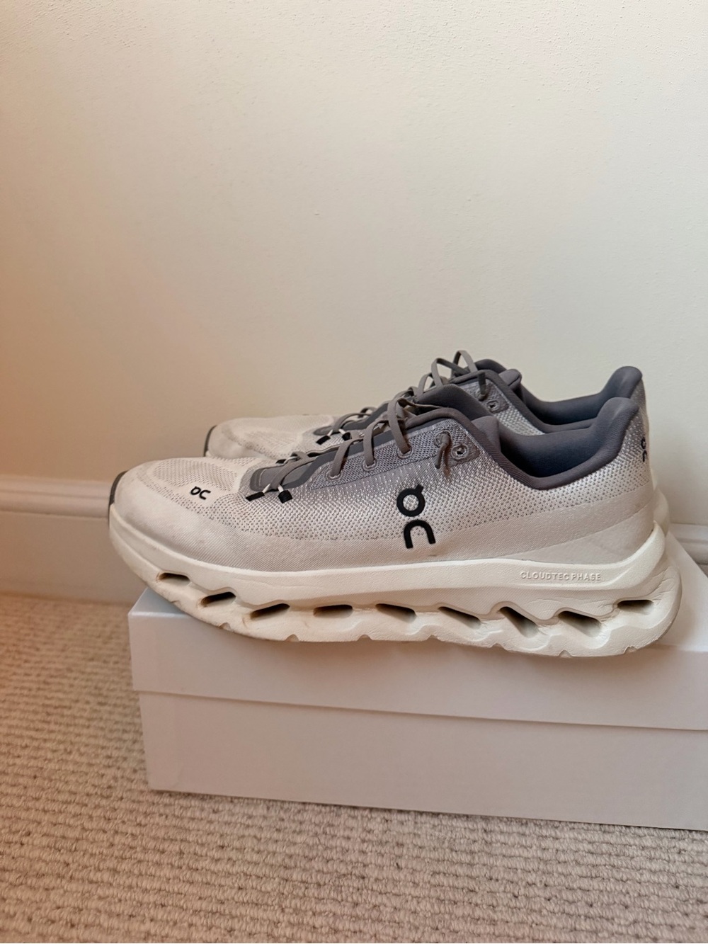 On Running Cloudtilt Men’s Running Shoes - White/Grey